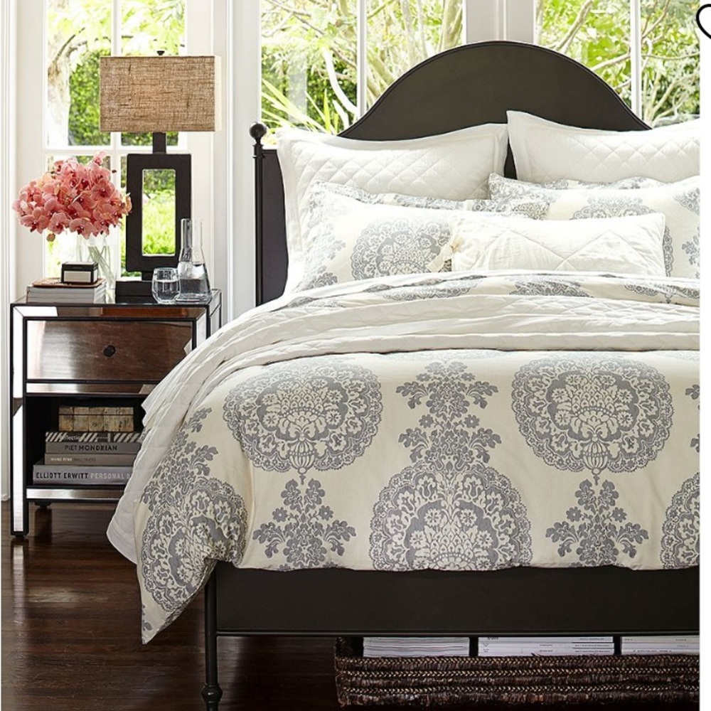 Pottery Barn Lucianna Collection 95% Cotton Gray & Ivory Duvet Cover, Twin, NWT - Picture 3 of 4